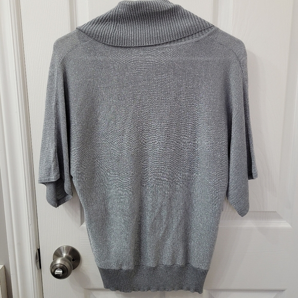 Silver short sleeved top - Picture 2 of 2